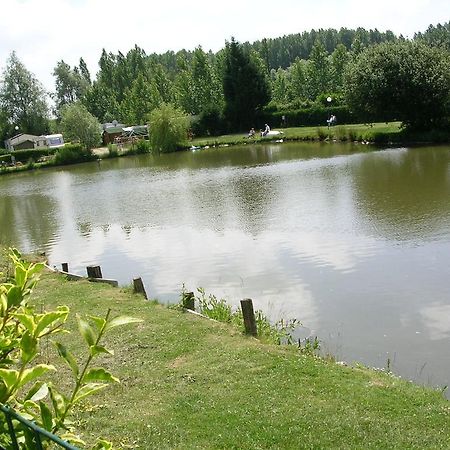 Roussent Auberge Des Etangs מראה חיצוני תמונה