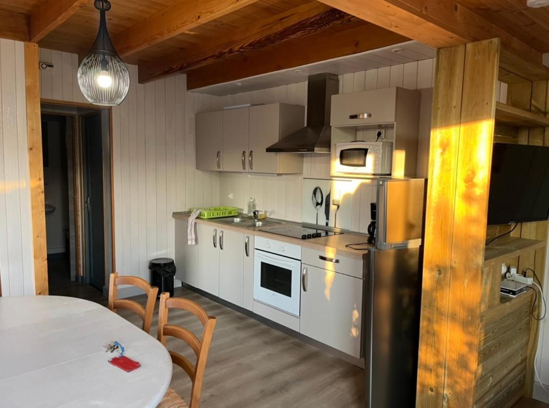 Roussent Auberge Des Etangs מראה חיצוני תמונה