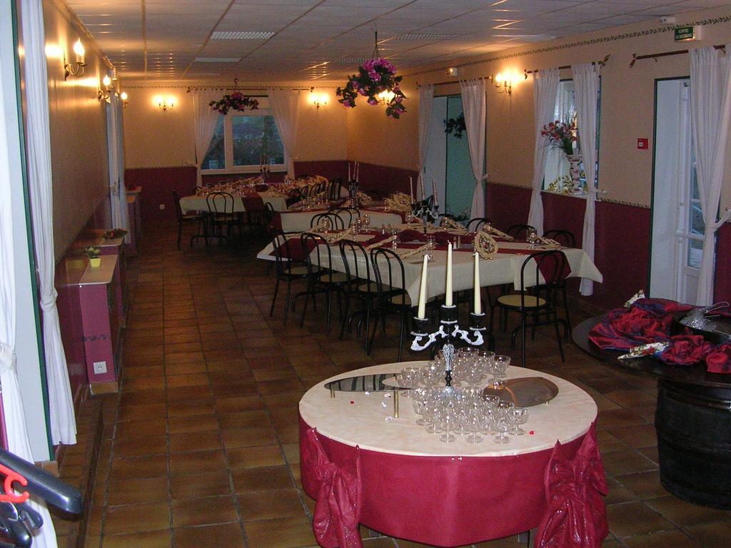 Roussent Auberge Des Etangs מראה חיצוני תמונה