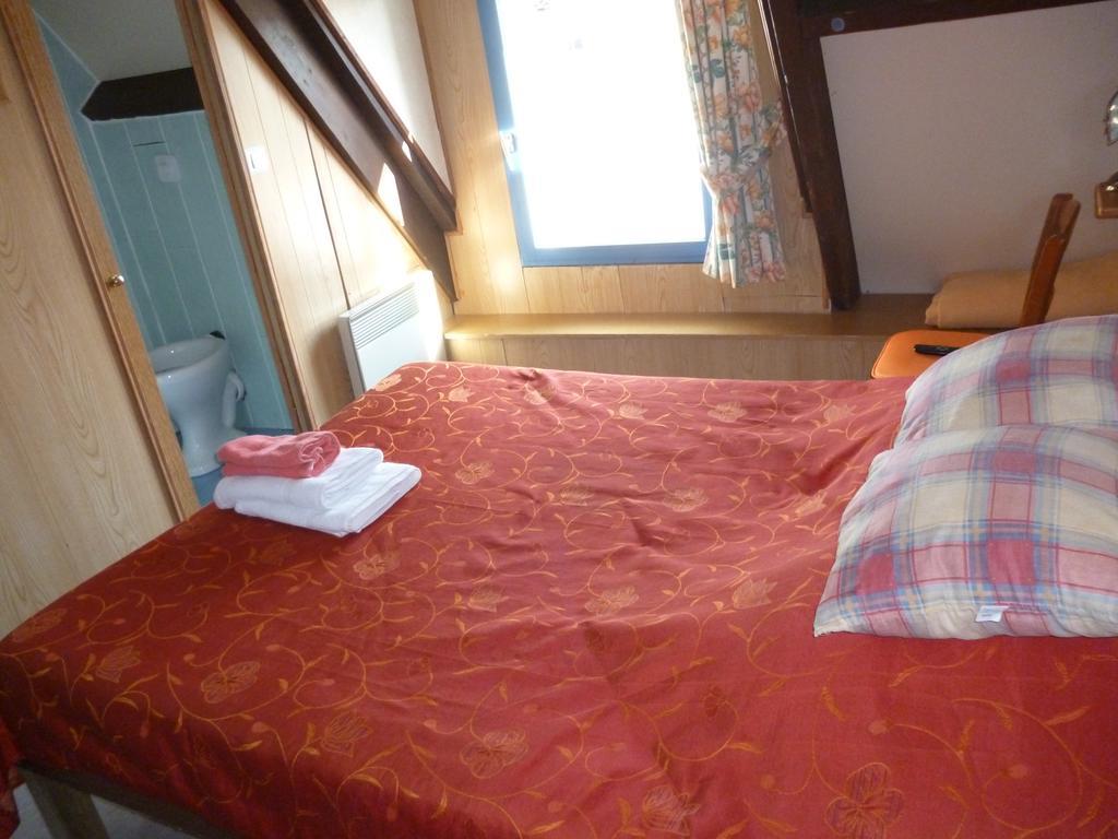 Roussent Auberge Des Etangs מראה חיצוני תמונה