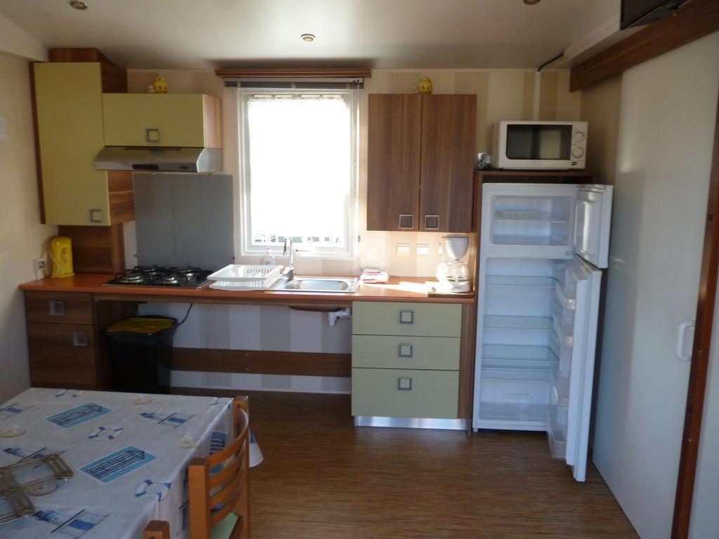 Roussent Auberge Des Etangs מראה חיצוני תמונה